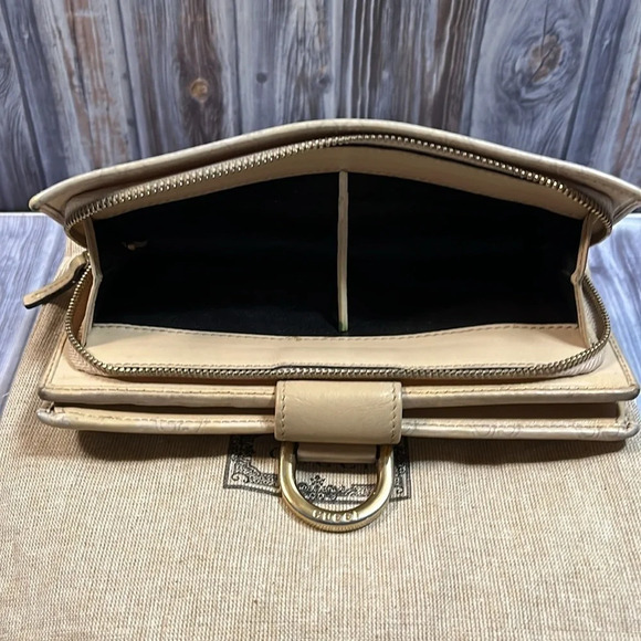 GUCCI CREAM LEATHER BIFOLD ZIP WALLET WITH SIGNATURE HORSE BIT CLASP. - Picture 15 of 16